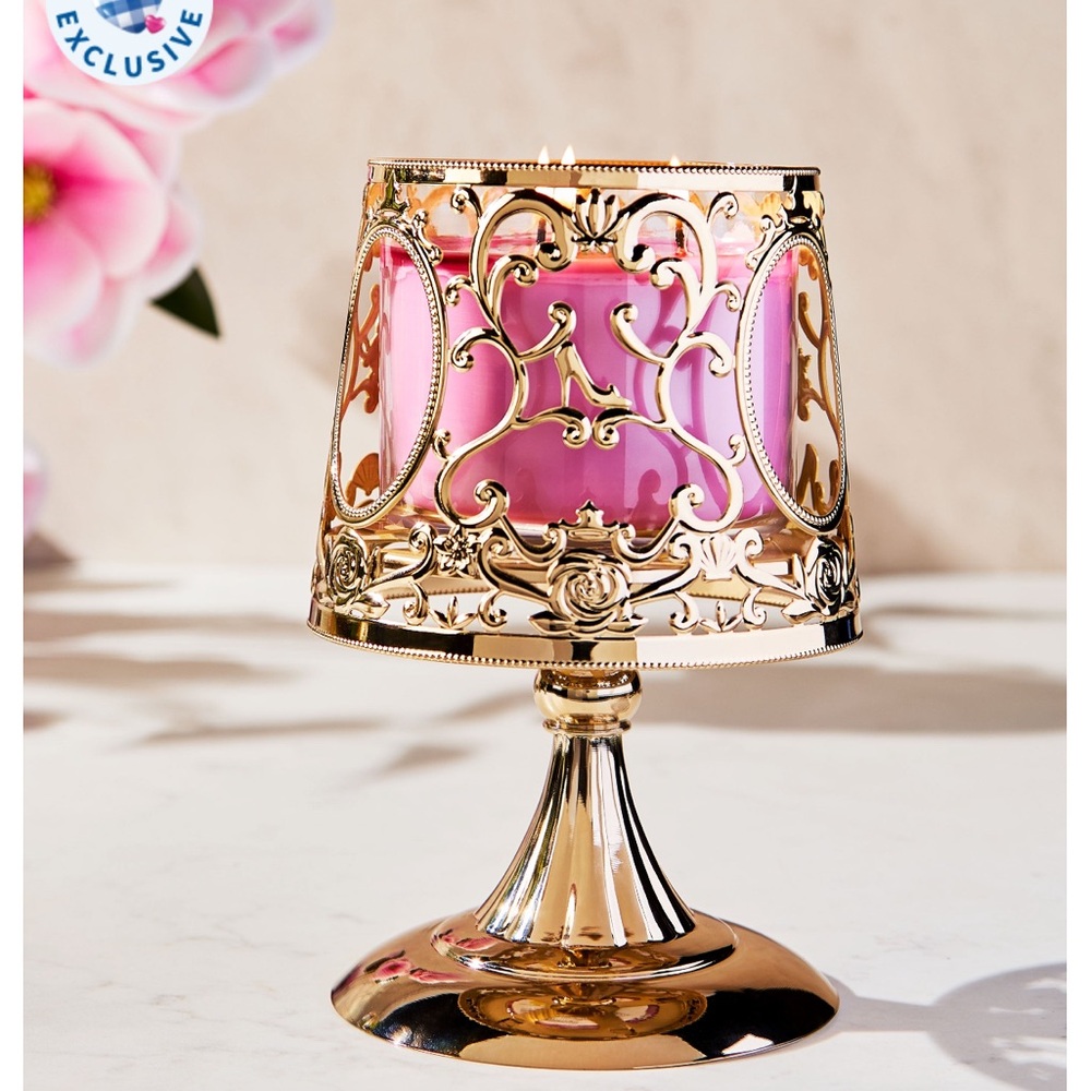 NEW 2026 DISNEY PRINCESS ROYAL LAMP 3 WICK CANDLE HOLDER